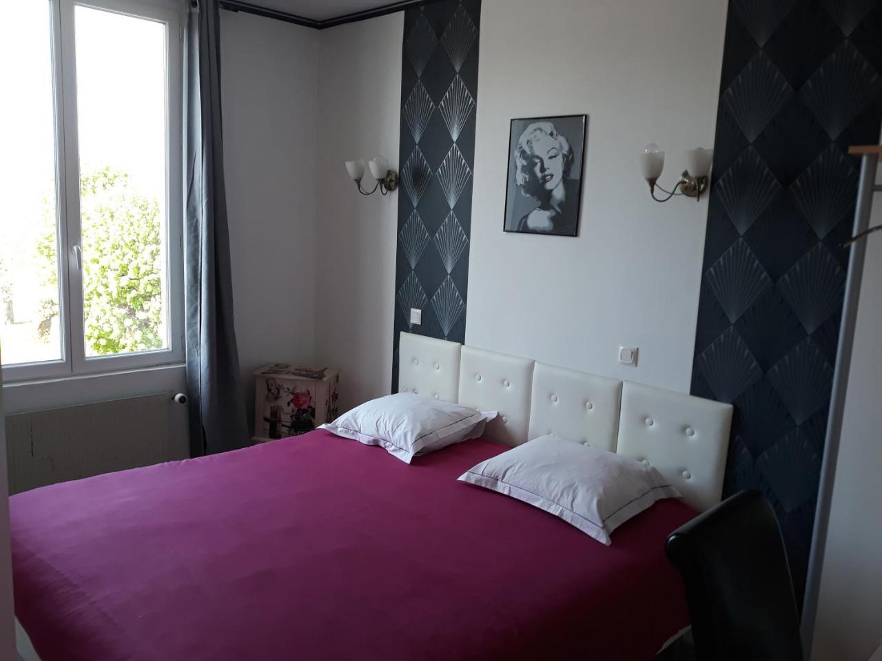 Hotel De La Gare Sainte-Gauburge-Sainte-Colombe المظهر الخارجي الصورة